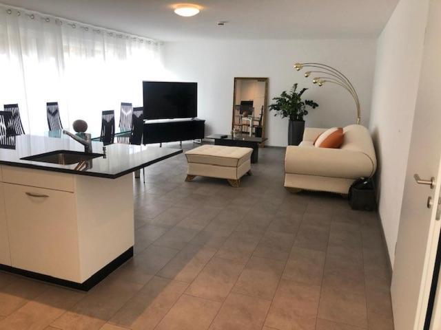 Hotel Hippel Krone Kerzers Экстерьер фото