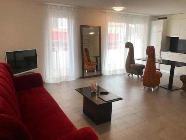 Hotel Hippel Krone Kerzers Экстерьер фото